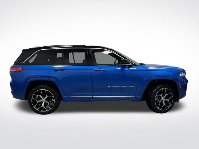 2023 Jeep Grand Cherokee Summit photo 2