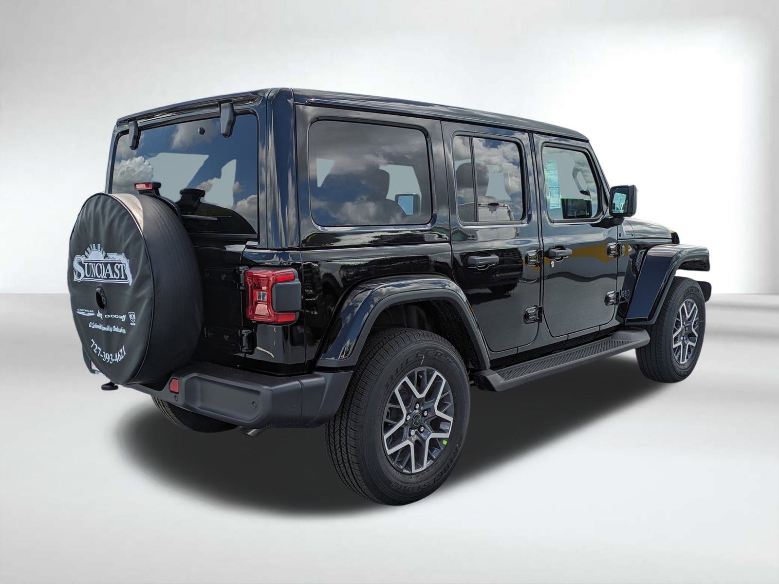 2025 Jeep Wrangler Sahara photo 4