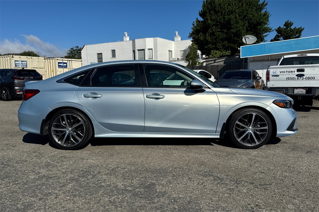 2023 Honda Civic Touring photo 2