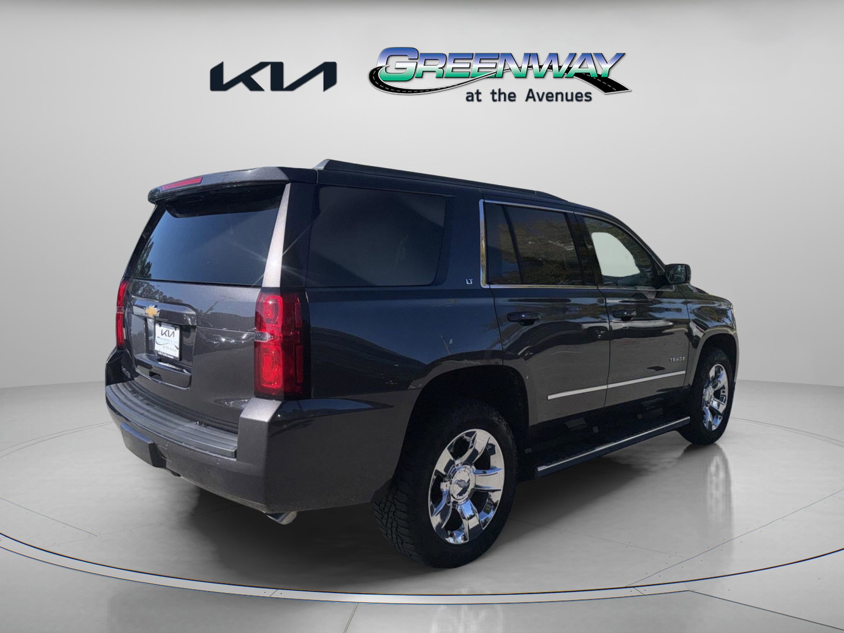 2017 Chevrolet Tahoe LT photo 4