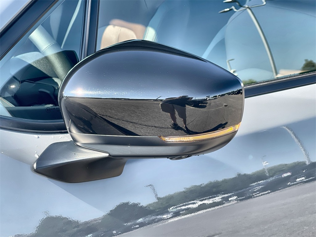 2025 Subaru Forester Touring photo 14