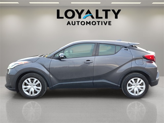 2021 Toyota C-HR LE photo 2