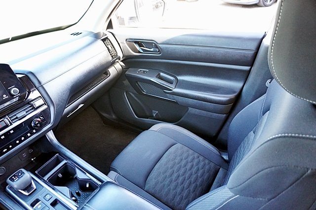 2023 Nissan Pathfinder SV photo 21