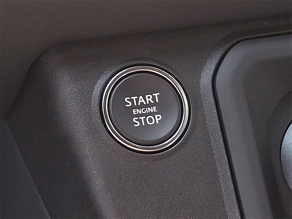 2025 Land Rover Defender 130 S photo 16