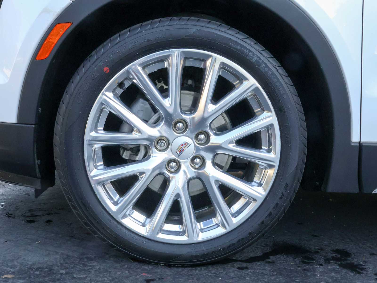 2020 Cadillac XT4 Premium Luxury photo 4