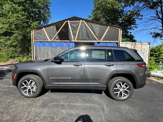 2025 Jeep Grand Cherokee Limited photo 7