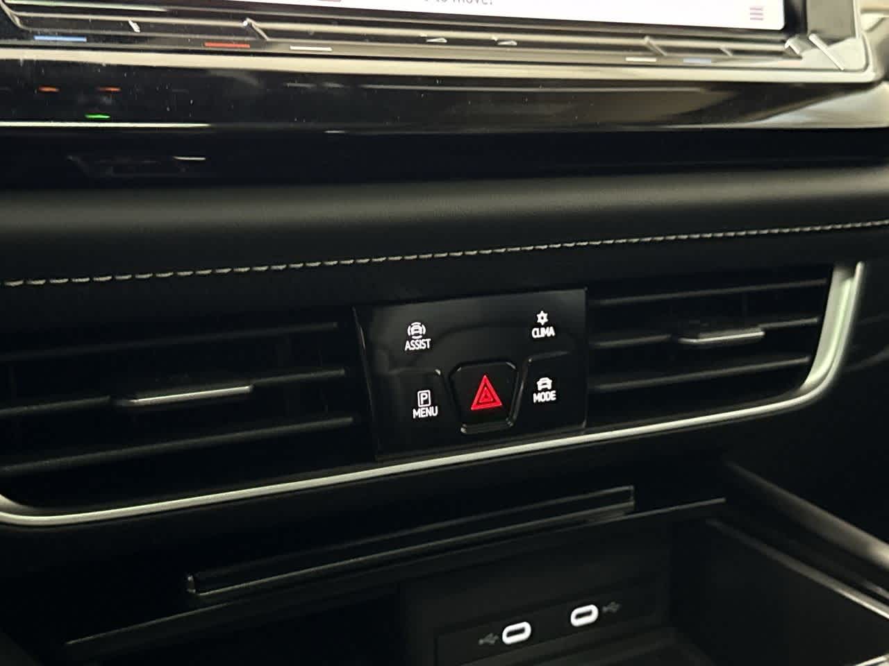 2024 Volkswagen Atlas SE Technology photo 17