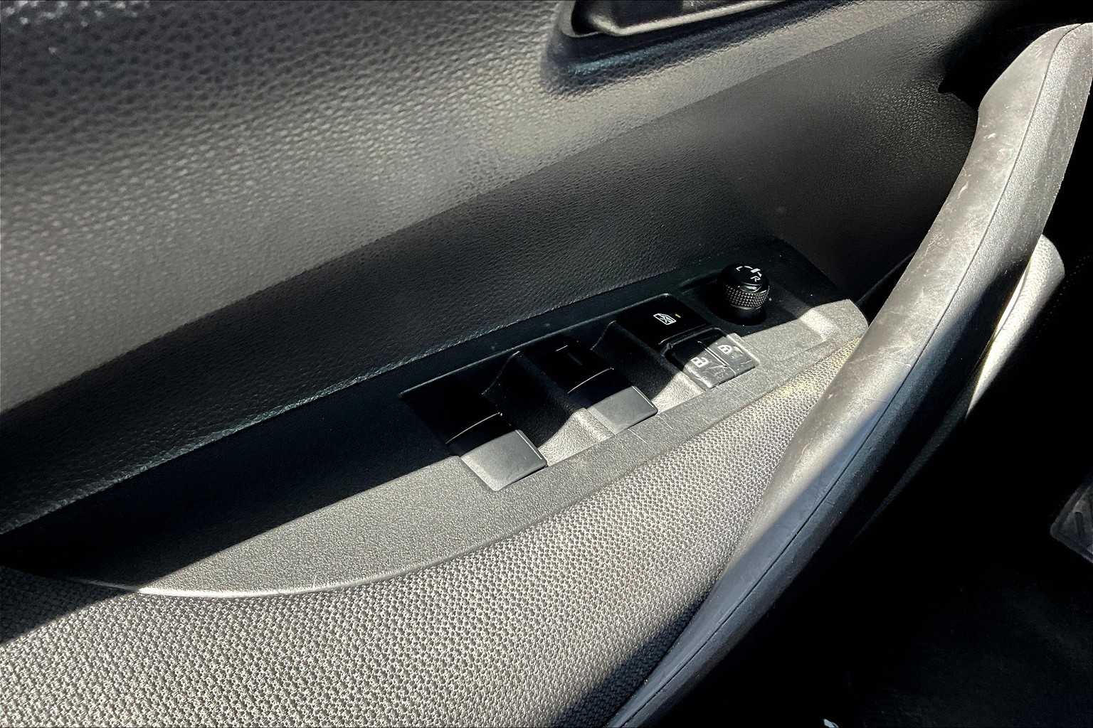 2022 Toyota Corolla LE photo 64