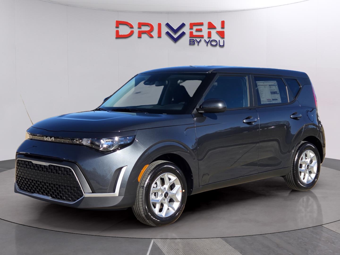 2025 Kia Soul LX's photo