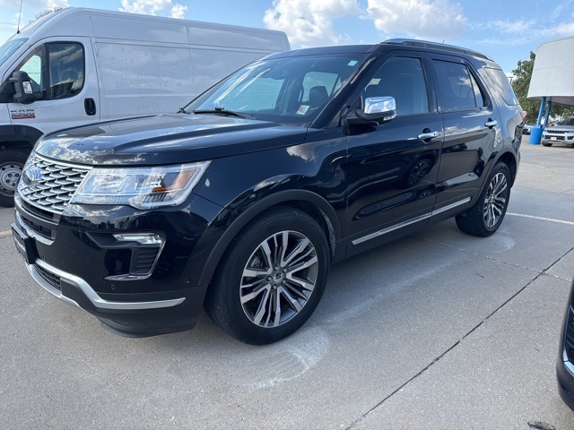 2019 Ford Explorer Platinum photo 2