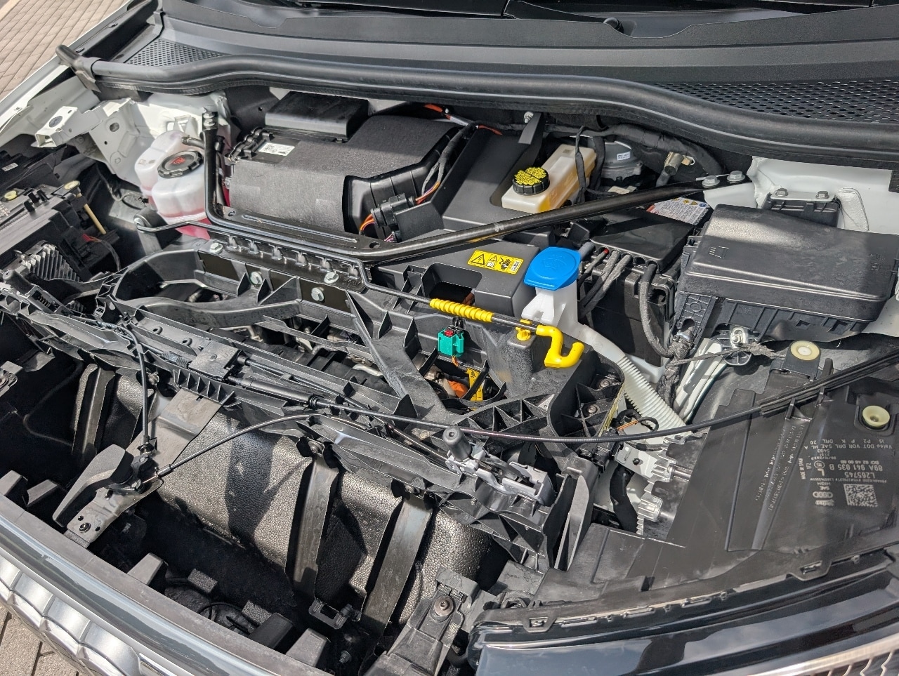 2024 Audi Q4 E-tron Prestige photo 4