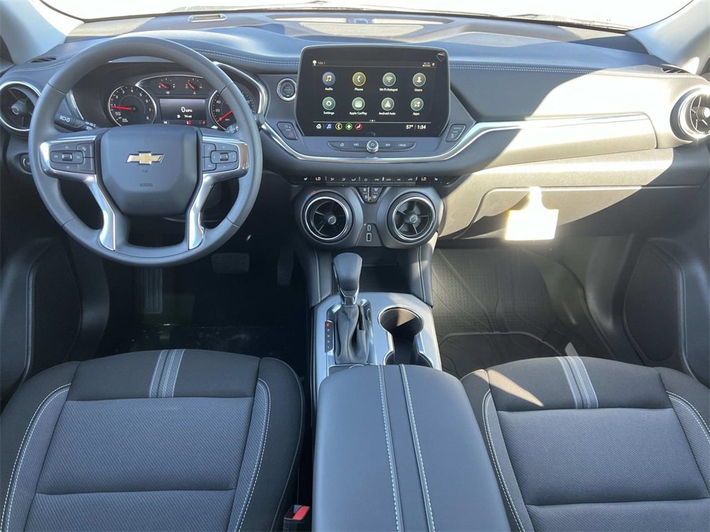 2025 Chevrolet Blazer 2LT photo 3