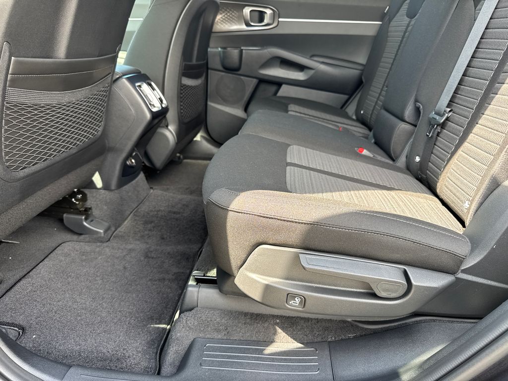2026 Kia Sorento S photo 21