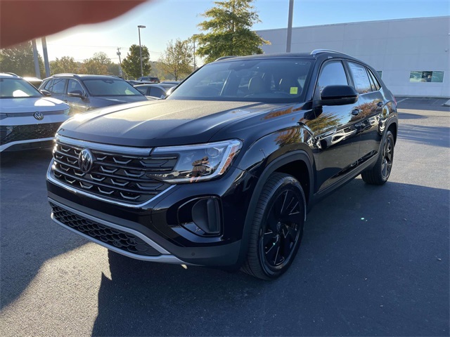 2026 Volkswagen Atlas Cross Sport SE Technology photo 2