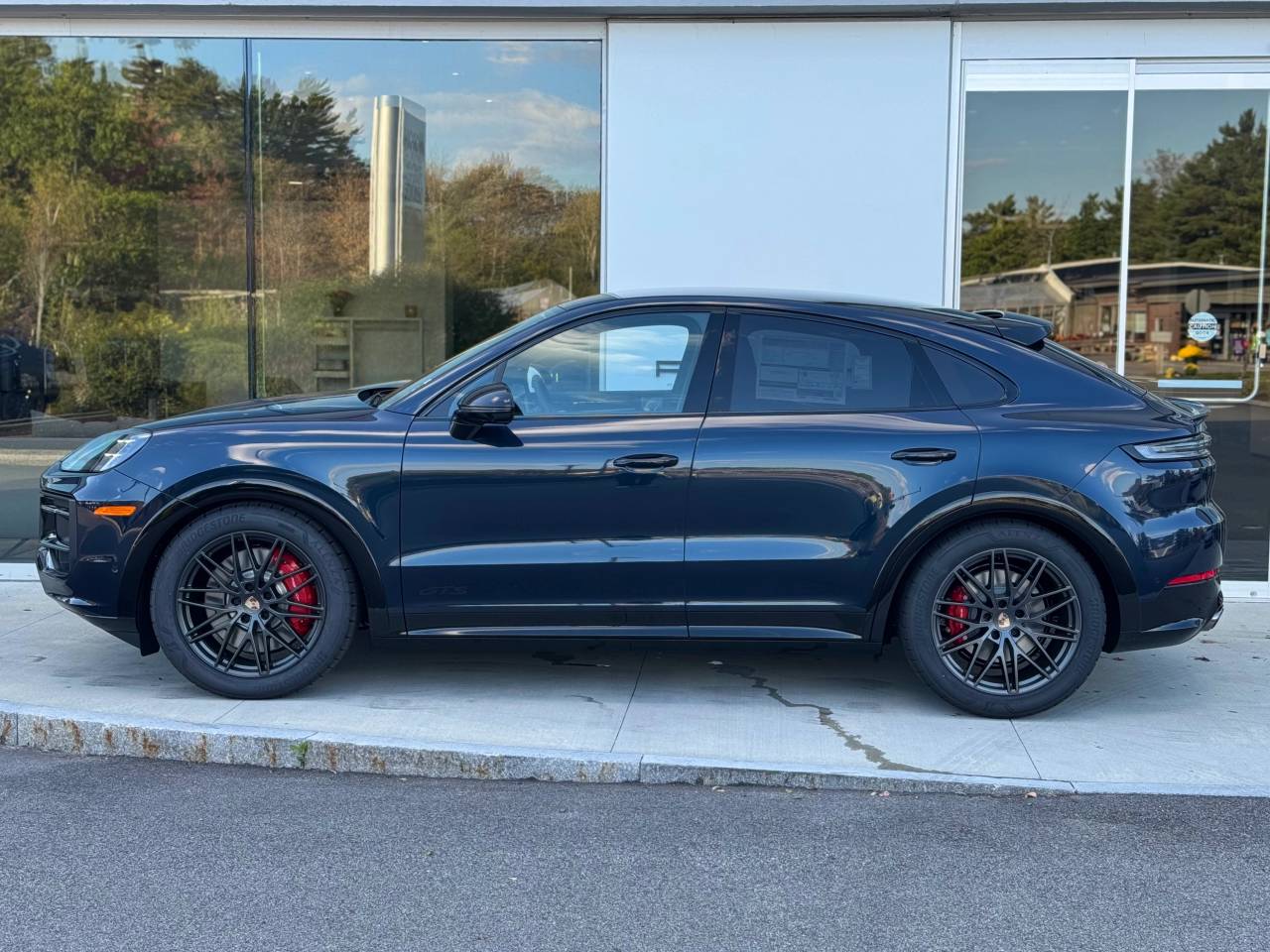 2026 Porsche Cayenne GTS Coupe photo 2