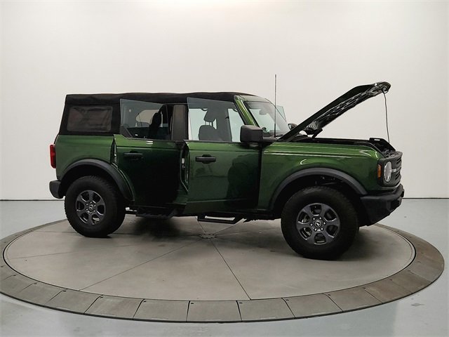 2022 Ford Bronco Base photo 16
