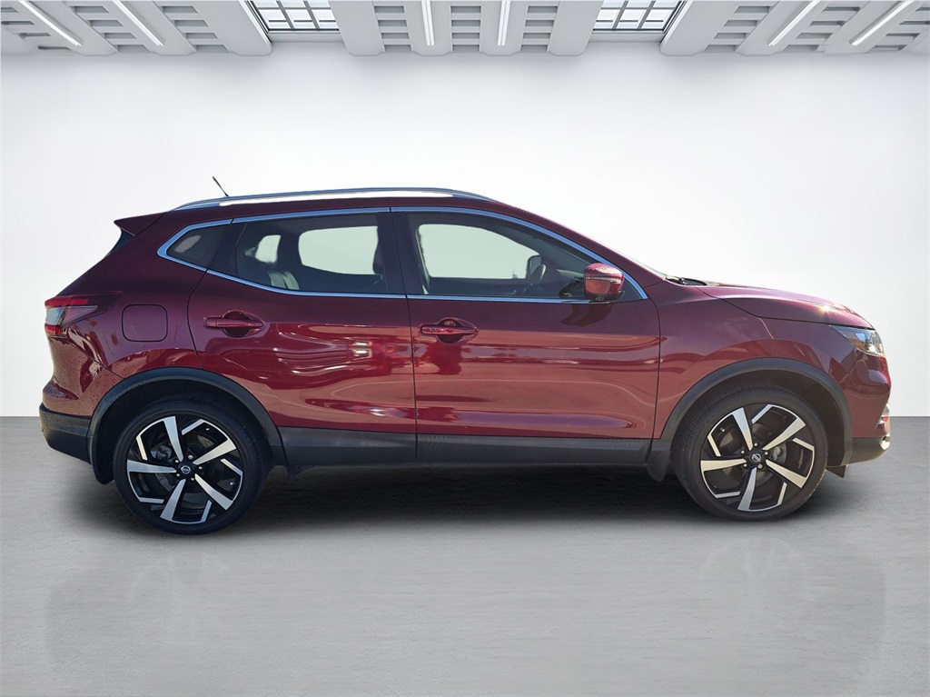 2022 Nissan Rogue Sport SL photo 2