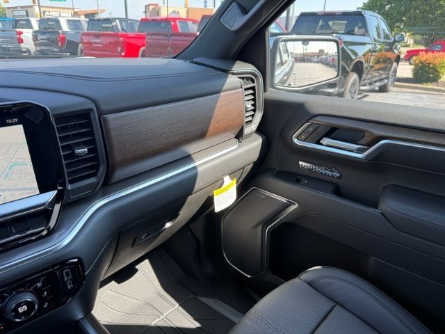 2025 Chevrolet Silverado 1500 High Country photo 20