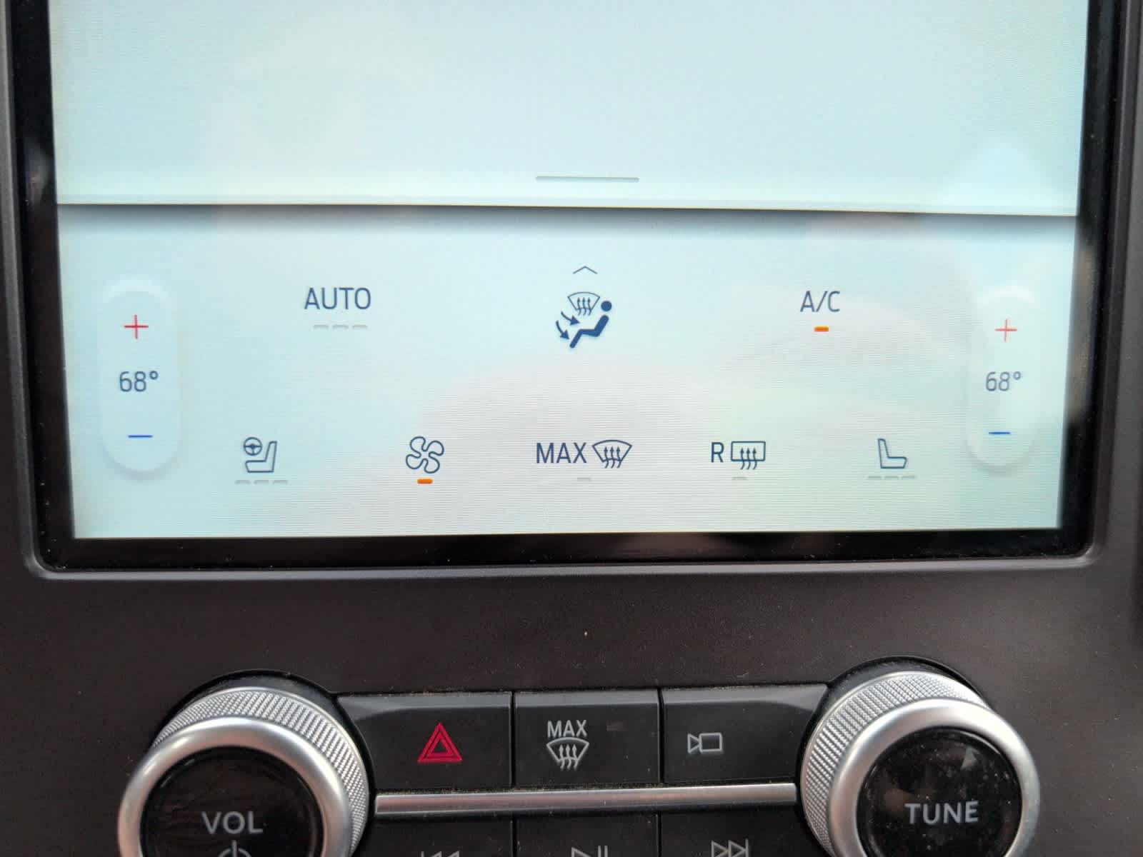2021 Ford Edge Titanium photo 25
