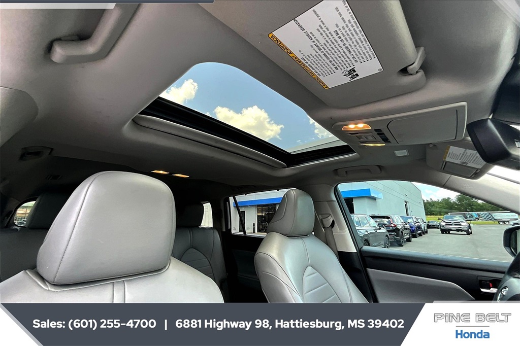 2022 Toyota Highlander XLE photo 14