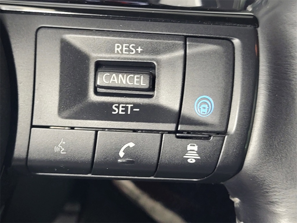 2022 Nissan Pathfinder Platinum photo 25