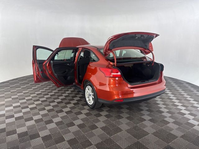 2018 Ford Focus SE photo 15