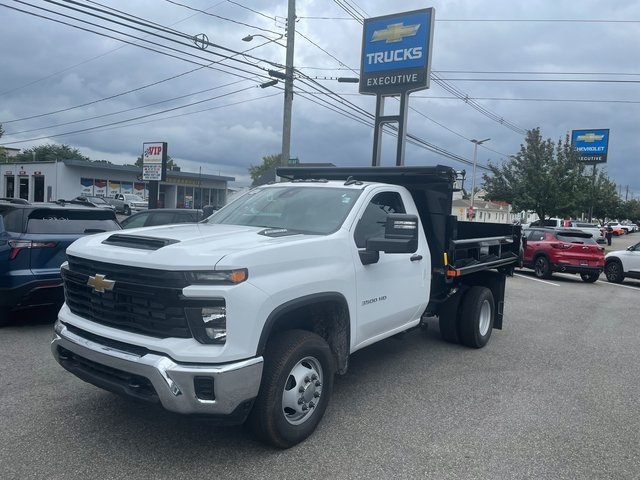 2025 Chevrolet Silverado 3500HD Work Truck's photo