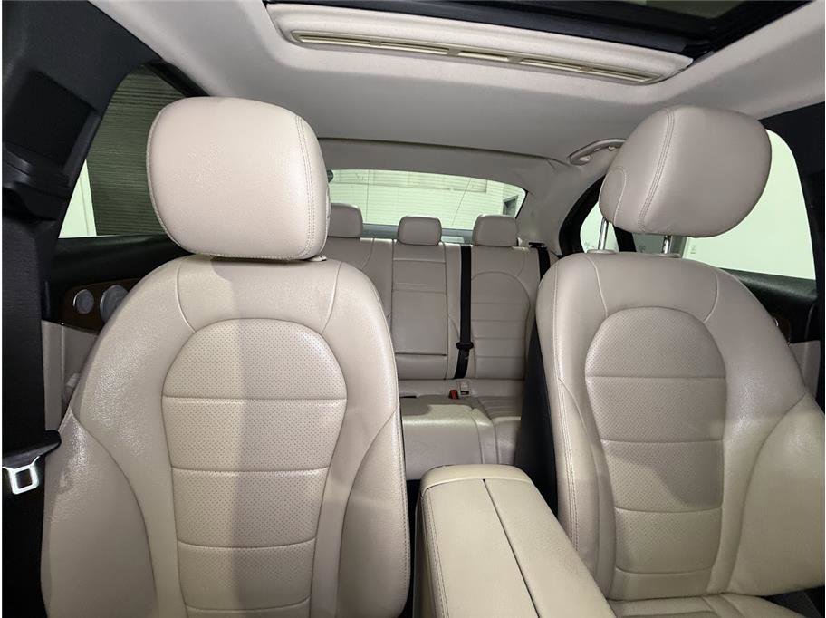 2019 Mercedes Benz C 300 photo 26