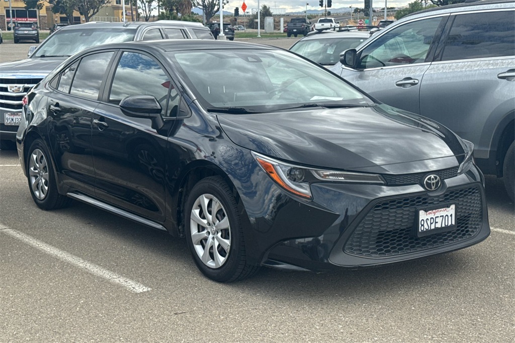 Used 2021 Toyota Corolla LE with VIN JTDEPMAE3MJ135301 for sale in Northfield, Minnesota