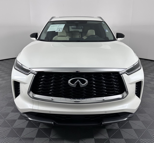 2022 Infiniti QX60 Luxe photo 2
