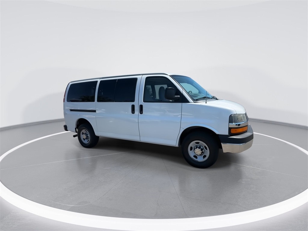 2014 Chevrolet Express 3500 LT photo 2