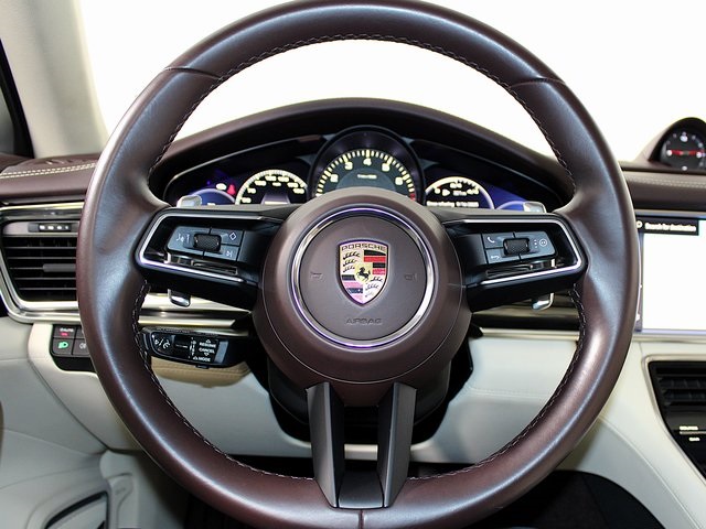 2022 Porsche Panamera 4 photo 17