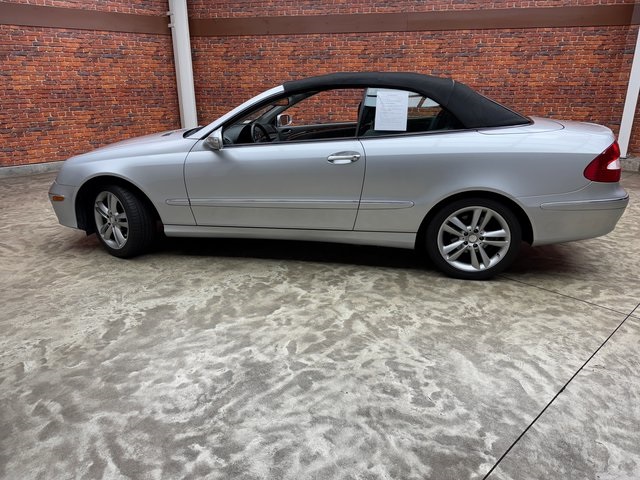 Used 2006 Mercedes-Benz CLK-Class CLK350 with VIN WDBTK56HX6F189732 for sale in Reading, PA