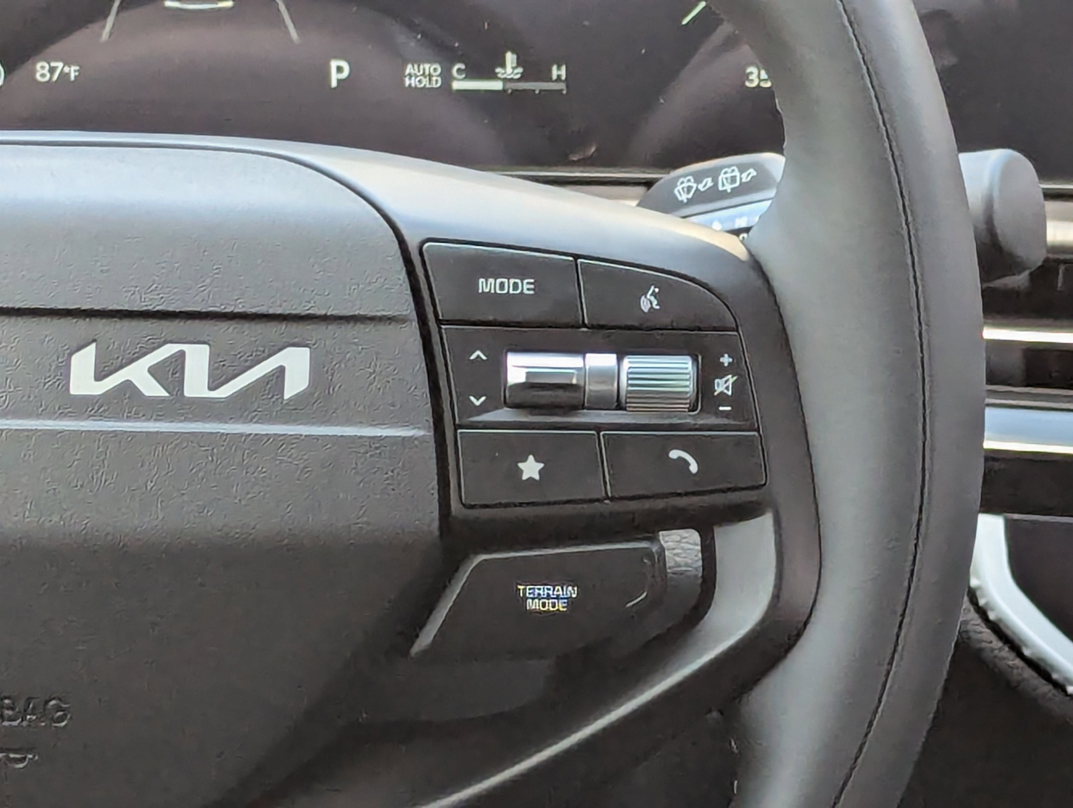 2026 Kia Sportage X-Line photo 3