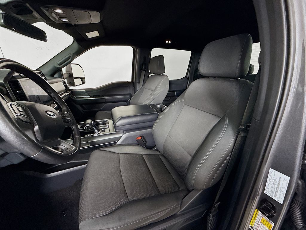 2022 Ford F-150 XLT photo 2