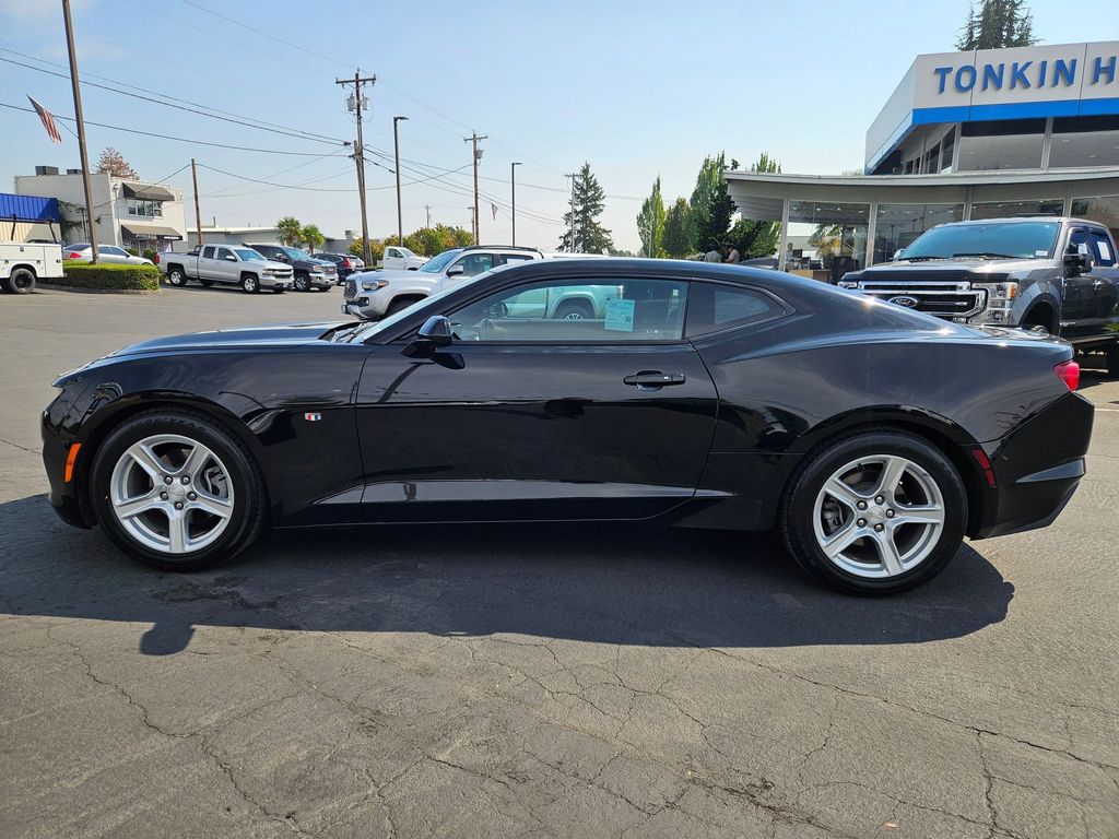 2023 Chevrolet Camaro 1LT photo 3