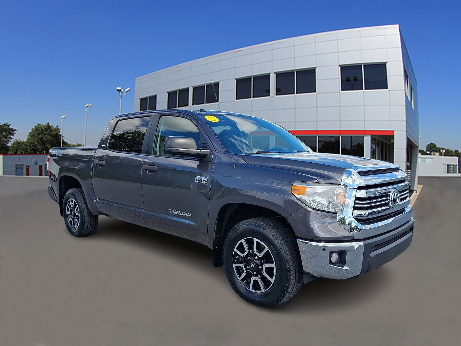 2016 Toyota Tundra SR5's photo