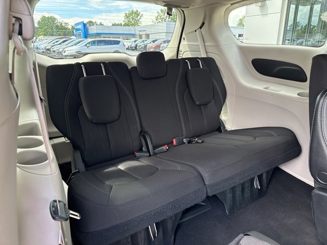 2023 Chrysler Voyager LX photo 31