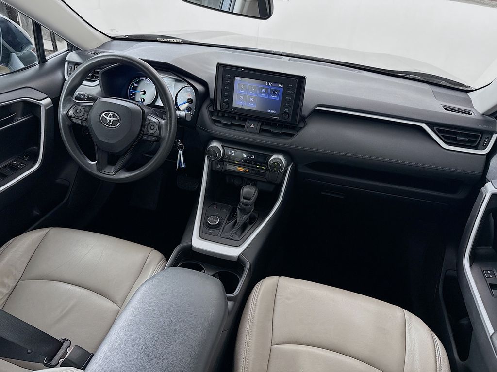 2021 Toyota RAV4 Hybrid LE photo 20