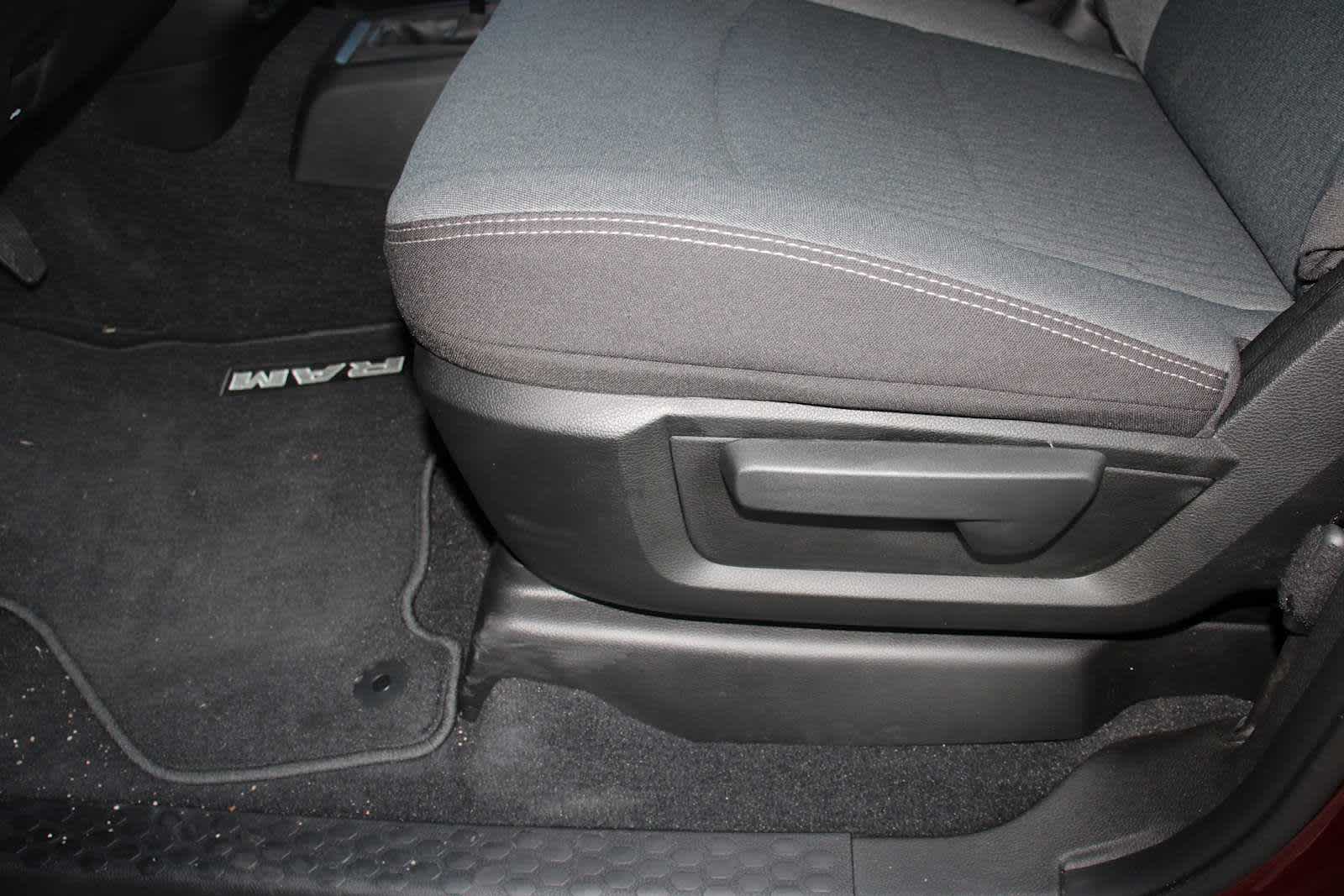 2024 Ram 2500 Tradesman photo 16