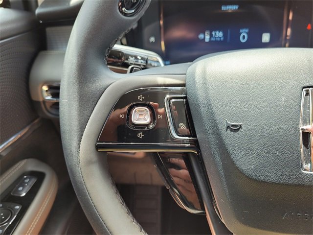 2025 Lincoln Corsair Premiere photo 27
