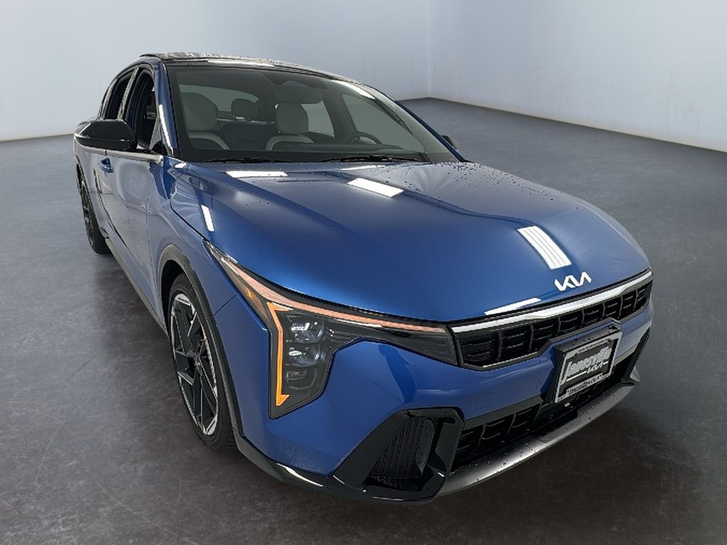 2025 Kia K4 GT-Line's photo