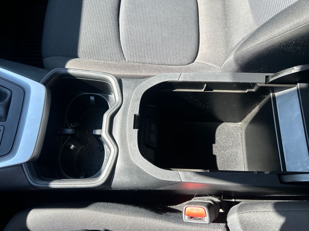 2022 Toyota RAV4 LE photo 20