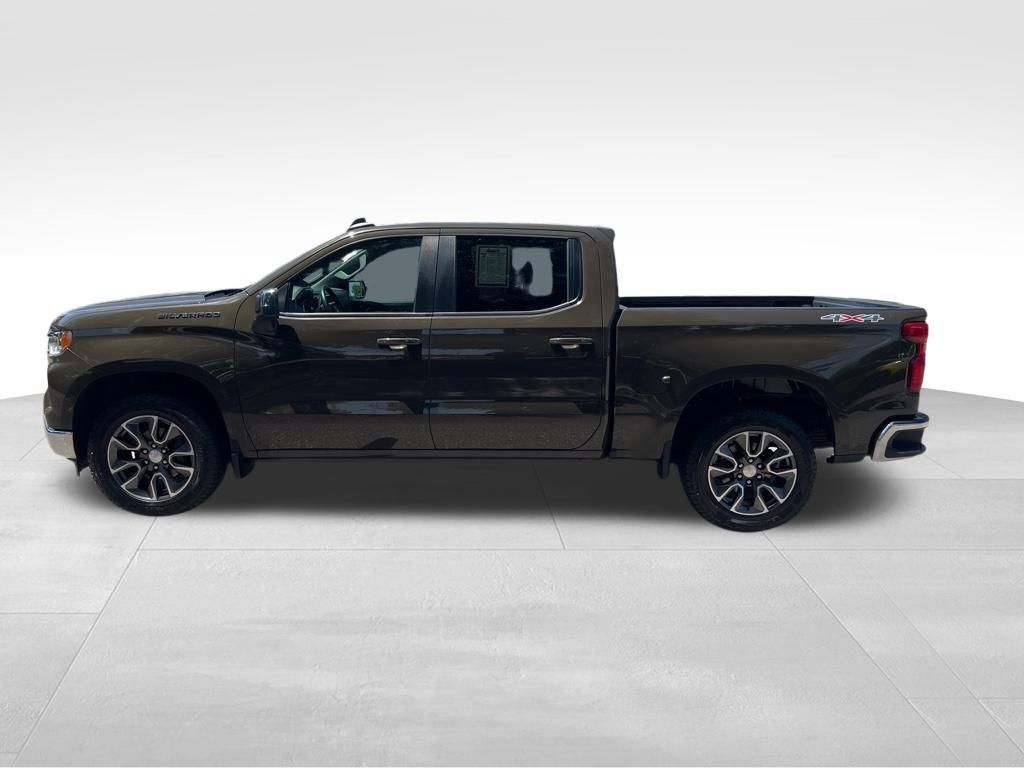2023 Chevrolet Silverado 1500 LT photo 3