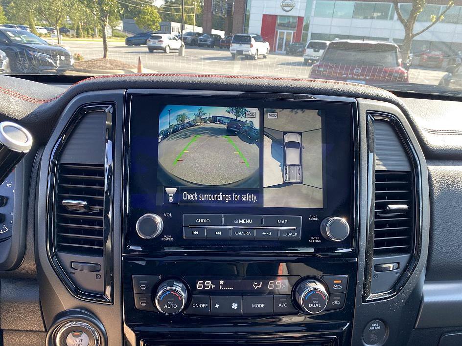 2021 Nissan Titan PRO-4X photo 11