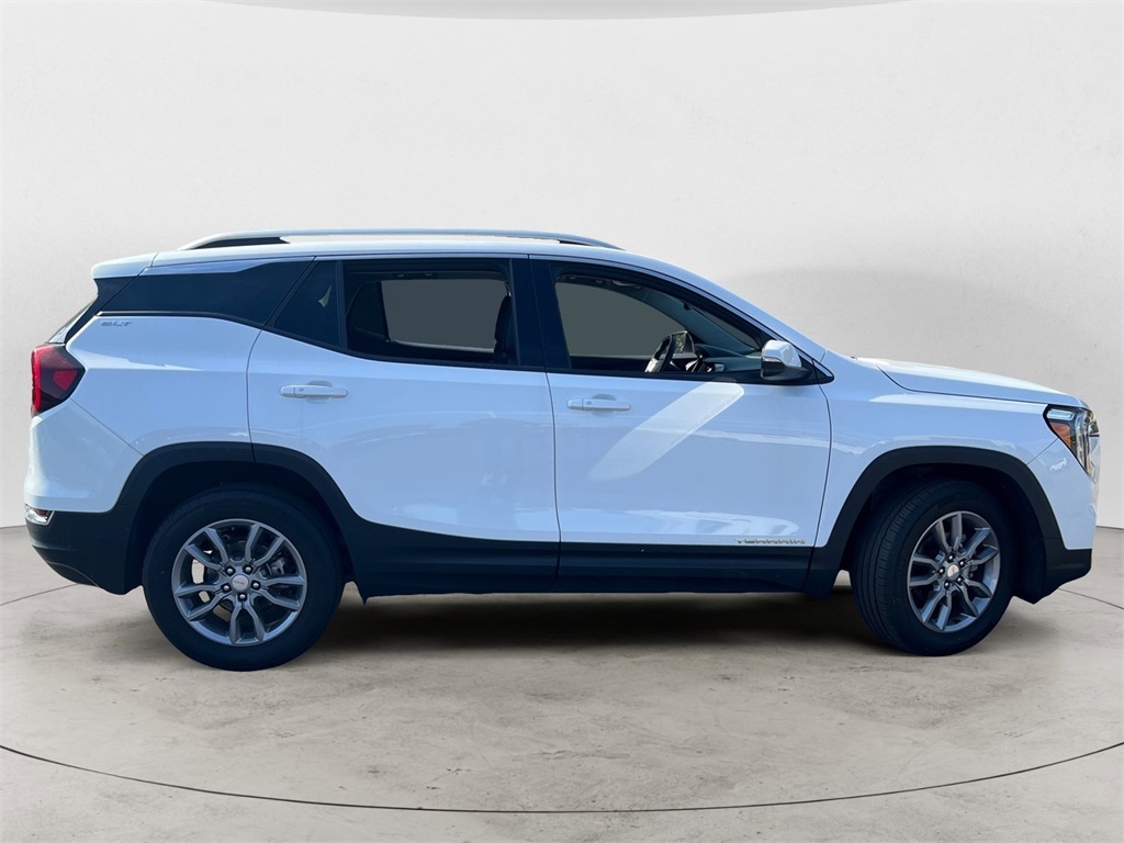 2024 Gmc Terrain SLT photo 2