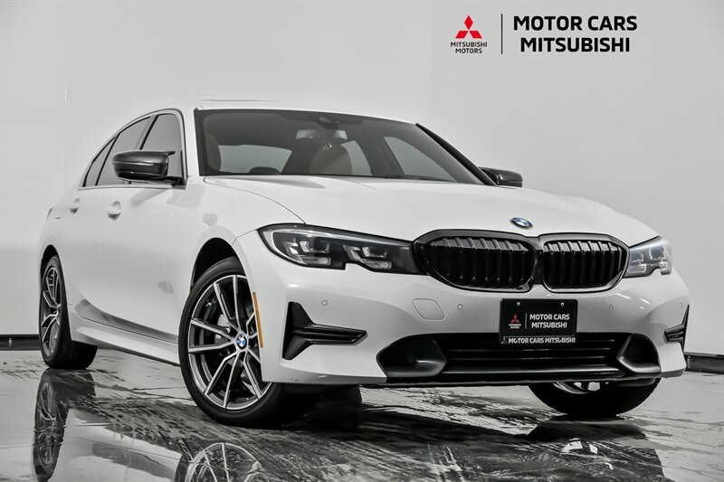 2020 BMW 3 Series 330i's photo