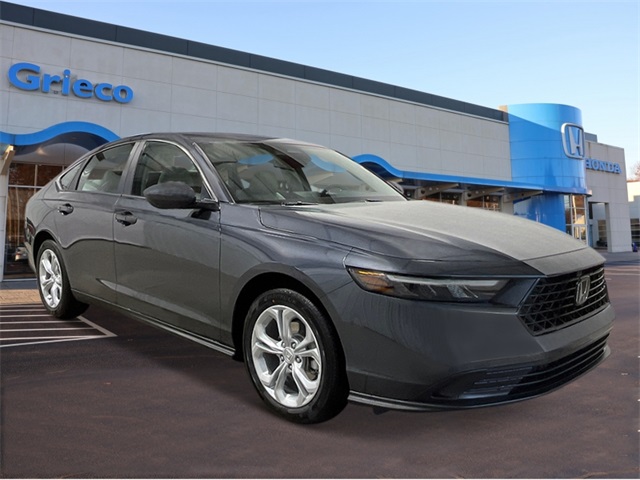 2025 Honda Accord LX photo 6