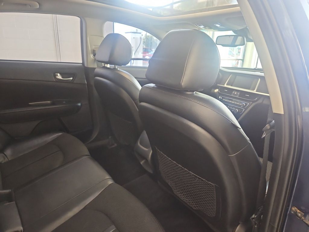 2019 Kia Optima S photo 17