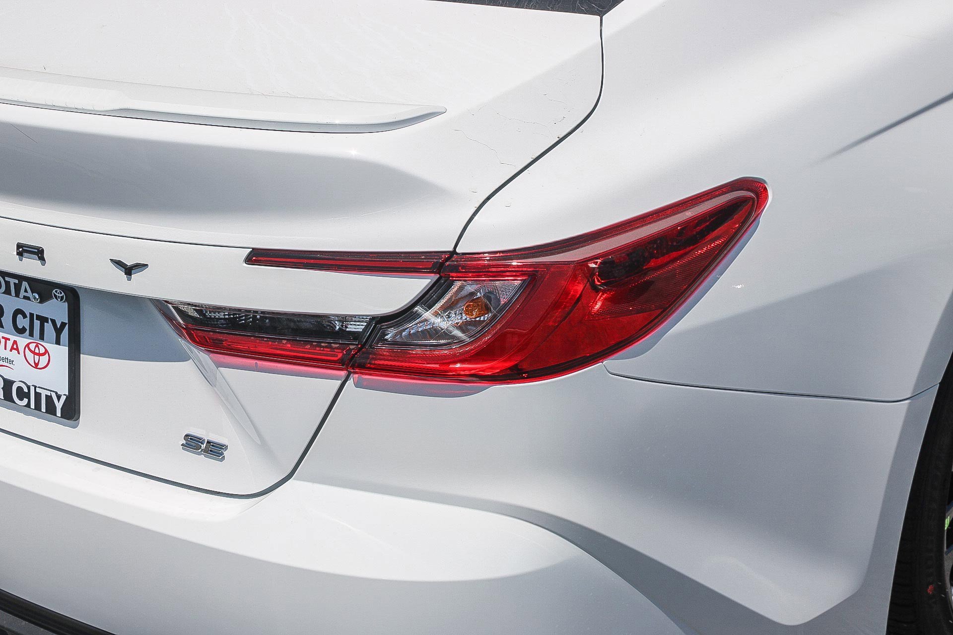 2025 Toyota Camry SE photo 9